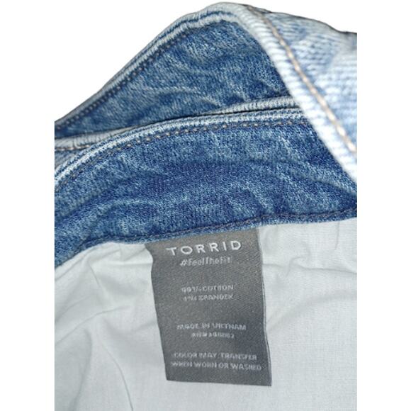 NWT TORRID 5 BUTTON LIGHT WASH DESTROYED HIGH RISE JEANS PLUS SIZE 18R - Picture 6 of 6